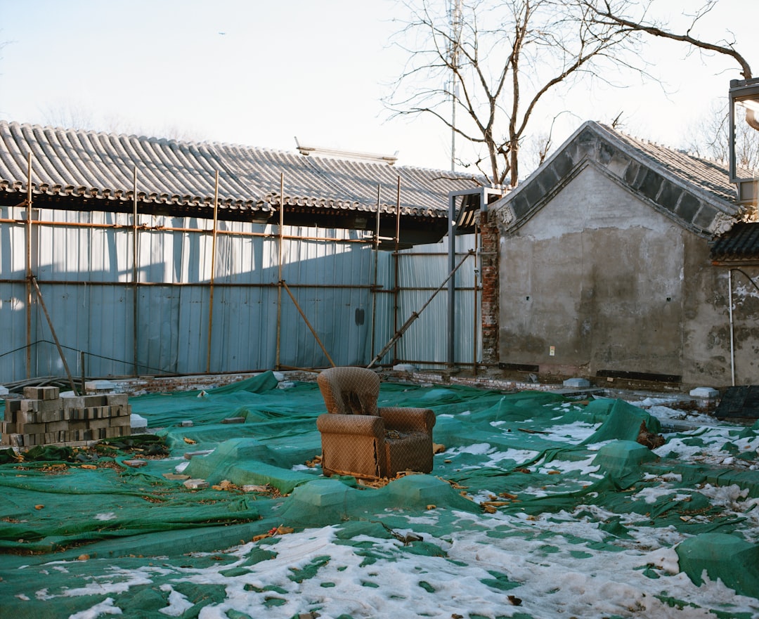 découvrez l'eco-insulation, une solution écologique pour isoler votre maison tout en réduisant votre consommation d'énergie et votre impact environnemental. profitez d'un confort thermique optimal grâce à des matériaux respectueux de la planète.